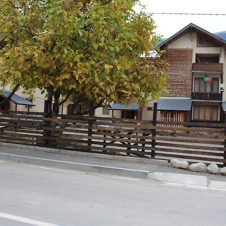 Salome Guest House Местія Екстер'єр фото