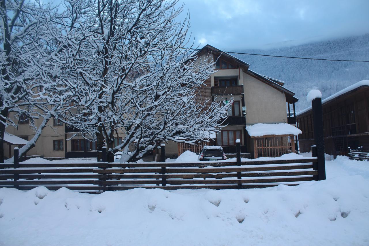 Salome Guest House Местія Екстер'єр фото