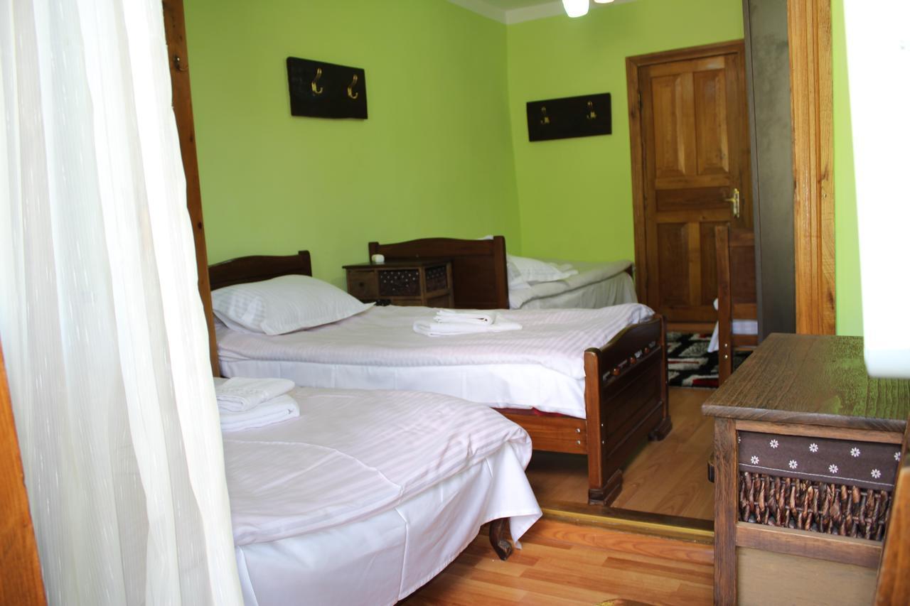 Salome Guest House Местія Екстер'єр фото
